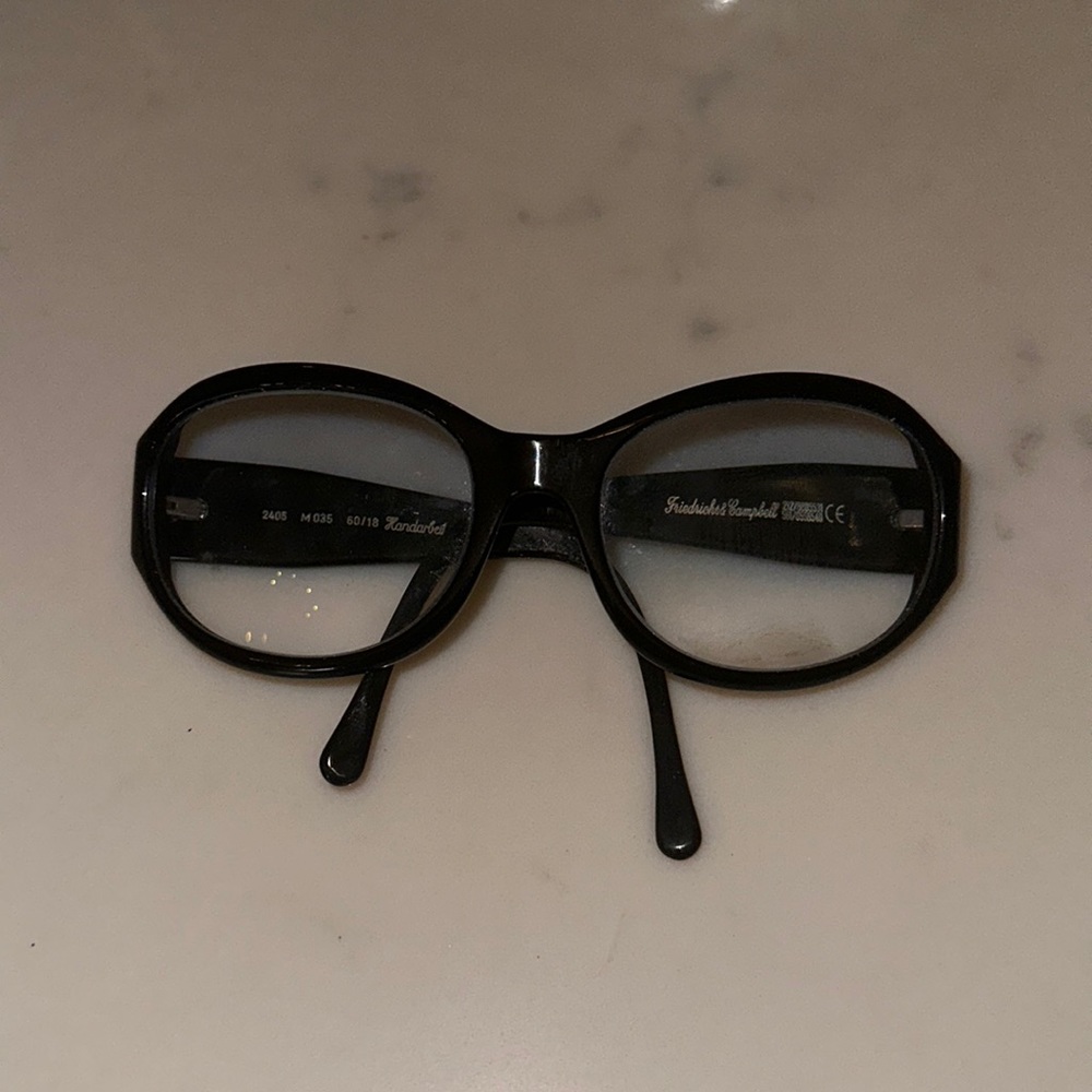 Fram able to put prescription on it. Great condition. 60-18 black